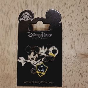 Disney pins
